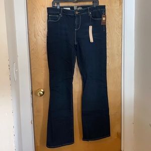 Never worn Kut Natalie bootcut
